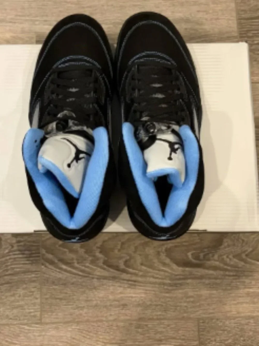 Jordan 5 Retro Black University Blue 2026